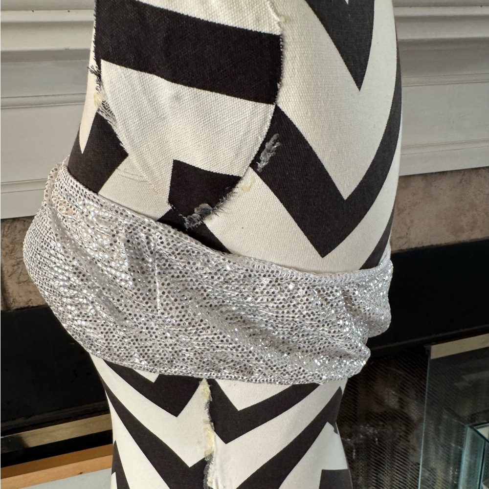 Show me your Mumu silver sparkle tube top new - Picture 2 of 8